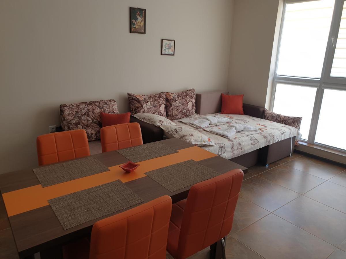 Апартаменти Кастро/Castro Apartments Carevo Exterior foto