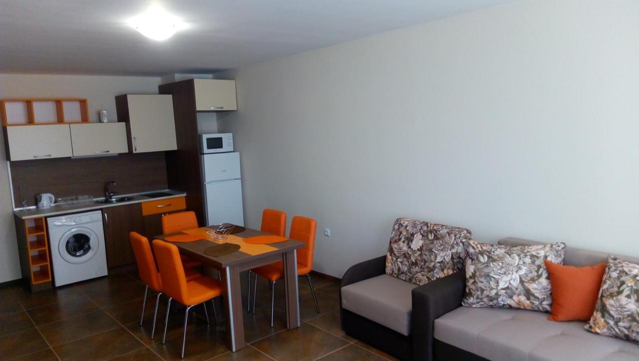 Апартаменти Кастро/Castro Apartments Carevo Exterior foto